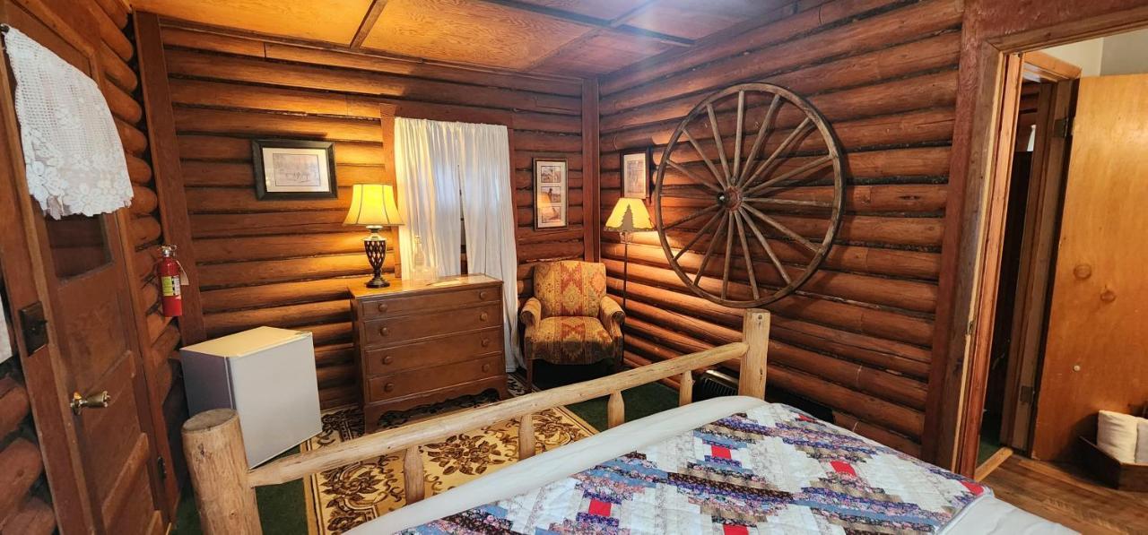 Bear Creek Ranch Bed & Breakfast Essex Exterior foto