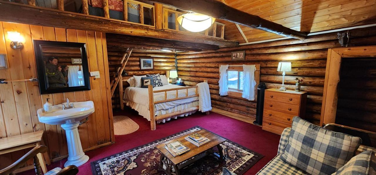 Bear Creek Ranch Bed & Breakfast Essex Exterior foto