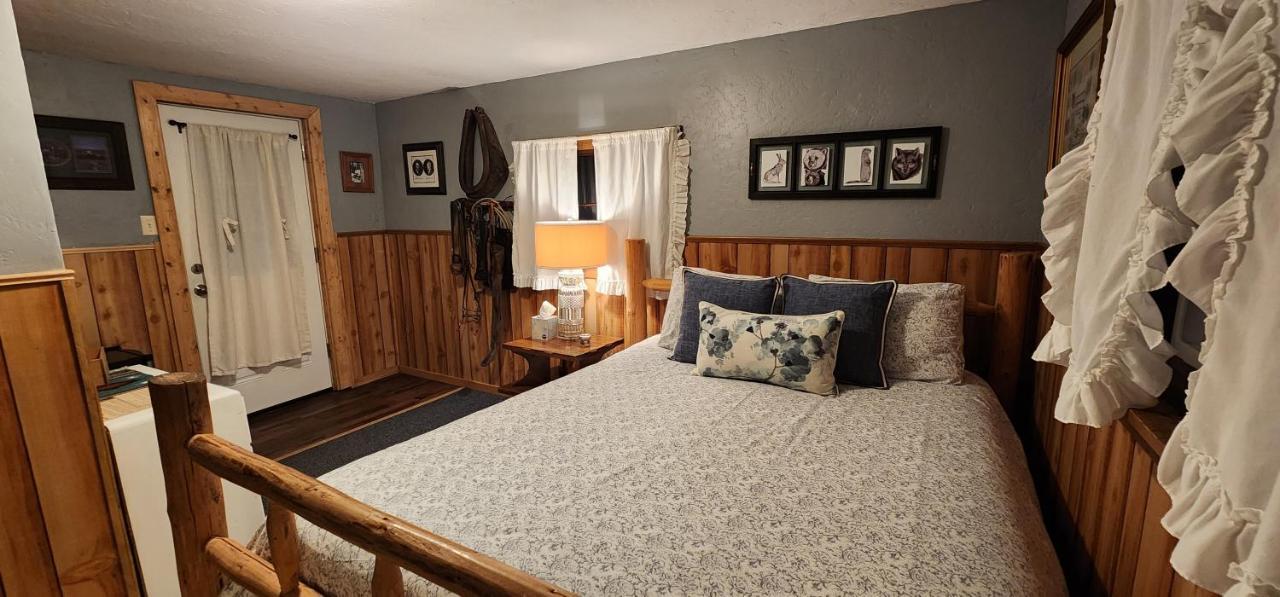 Bear Creek Ranch Bed & Breakfast Essex Exterior foto