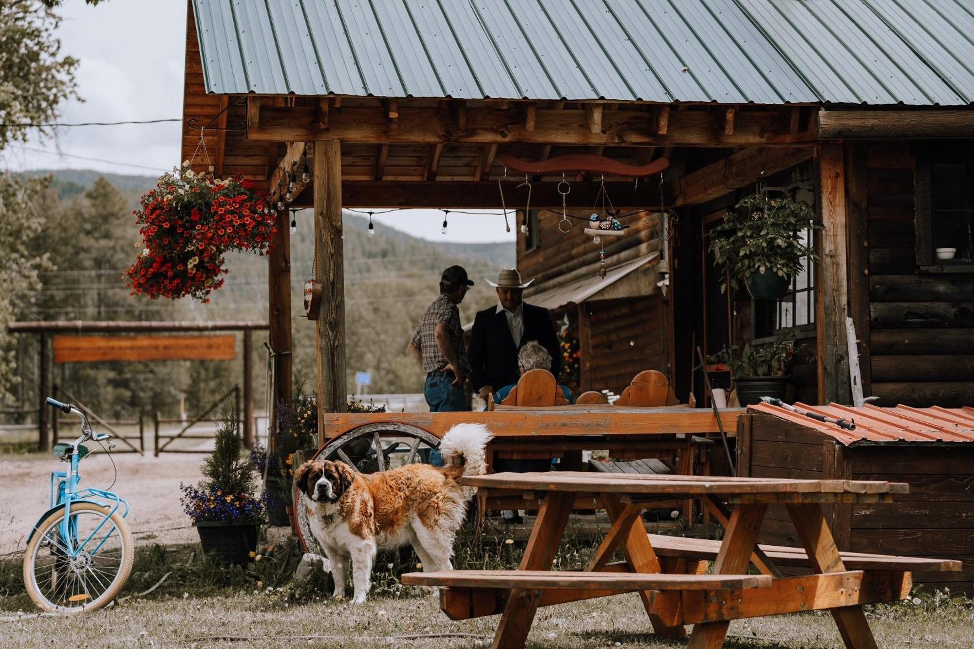 Bear Creek Ranch Bed & Breakfast Essex Exterior foto